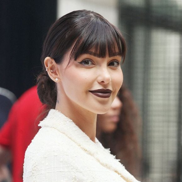 Nabilla Benattia au défilé prêt-à-porter Giambattista Valli Printemps/été 2024 lors de la Fashion Week de Paris (PFW) le 29 septembre 2023. © Jonathan Rebboah / Panoramic / Bestimage