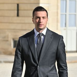 Jordan Bardella, président du Rassemblement National (RN) - Les chefs de partis arrivent à l'Elysée pour une réunion au format "Saint-Denis" avec Emmanuel Macron, président de la République Française. Le format dit "Saint-Denis" caractérise une rencontre entre le chef de l'Etat et tous les chefs de partis représentés au Parlement, avec pour objectif de trouver des voies de compromis politique. Paris, le 18 septembre 2026.
© Christian Liewig/Bestimage