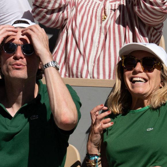 Amélie Etasse avec un ami lors des Internationaux de France de Tennis de Roland Garros 2025. Paris, le 30 mai 2025. @Laurent Zabulon ABACA