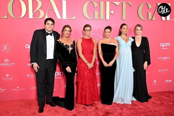 Medy Antony, Maria Bravo, la princesse Stéphanie de Monaco, Eva Longoria, Alexandra Leclerc et Camille Gottlieb lors de la seconde édition du Global Gift Gala à l'hôtel de Paris à Monaco, le 9 octobre 2026. 

© Bruno Bebert / Bestimage