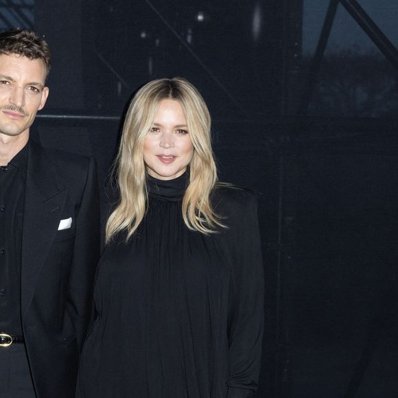Niels Schneider et sa compagne Virginie Efira - Photocall du défilé Saint Laurent Womenswear Printemps/été 2024 dans le cadre de la Fashion week de Paris le 26 septembre 2023 à Paris. © Olivier Borde/Bestimage