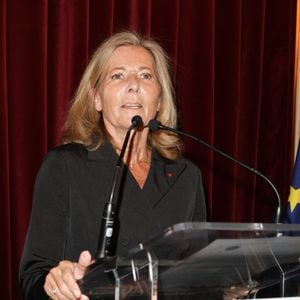 Claire Chazal lors de la cérémonie de remise des insignes de chevalier dans l'ordre des arts et des lettres à S.Pamart et G.Héritier à l'Hôtel Alfred Sommier à Paris le 29 mai 2025.

© Coadic Guirec / Bestimage