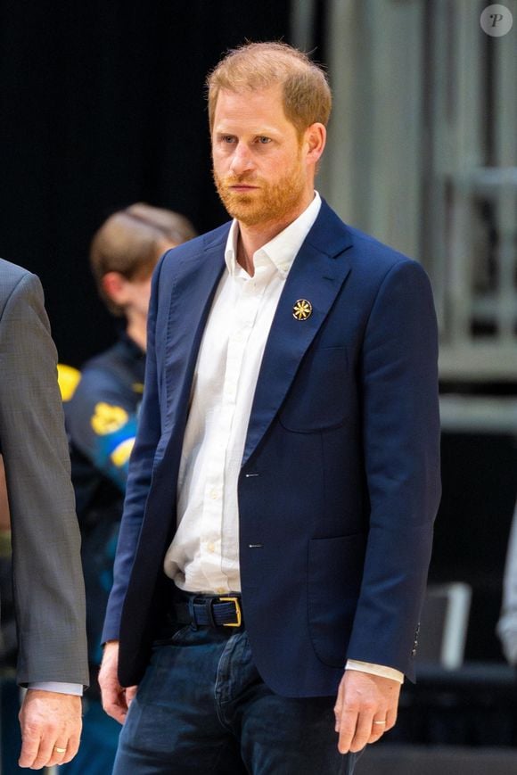 Le prince Harry, duc de Sussex, assiste à la compétition de volley-ball au Vancouver Convention Centre lors des Invictus Games Vancouver Whistler 2025, le 15 février 2025. © Backgrid USA / Bestimage