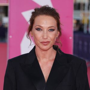 Laura Smet sur le tapis rouge lors de la première du film 'L'Invitation' pendant la 52ème édition du Festival du Cinéma Américain de Deauville, France, le 5 septembre 2026. © Denis Guignebourg/Bestimage
