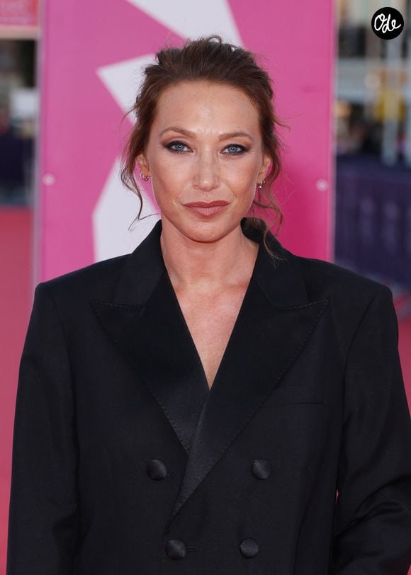 Laura Smet sur le tapis rouge lors de la première du film 'L'Invitation' pendant la 52ème édition du Festival du Cinéma Américain de Deauville, France, le 5 septembre 2026. © Denis Guignebourg/Bestimage
