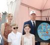 Ses jumeaux, âgés de 10 ans, apparaissent d’ailleurs régulièrement sur les photos officielles équipés de lunettes de soleil, preuve de leur sérieux face à cette recommandation maternelle. 

Le prince Albert II de Monaco, la princesse Charlène et le prince Jacques - Cérémonie d’ouverture de la 6ème édition des Rencontres des Sites Historiques Grimaldi de Monaco, et remise des Trophées aux Officiels le 14 juin 2025.
© Caudia Albuquerque / Bestimage