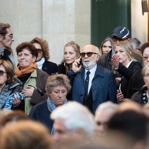 "On avait un petit délire c'était d'appeler une autre société, la française d'intensité. Ce qui ne veut rien dire du tout, mais qui fait comme la Française des jeux, la Française des pétroles, La Française machin machin"

Gérard Jugnot lors de la cérémonie d'enterrement de l'acteur français Michel Blanc à l'église Saint Eustache à Paris, France, le 10 octobre 2024. Il est décédé le 4 octobre à la suite d'une crise cardiaque consécutive à un choc anaphylactique. Blanc était connu pour son rôle du célibataire maladroit Jean-Claude Dusse dans le film "Les Bronzés" de 1978.