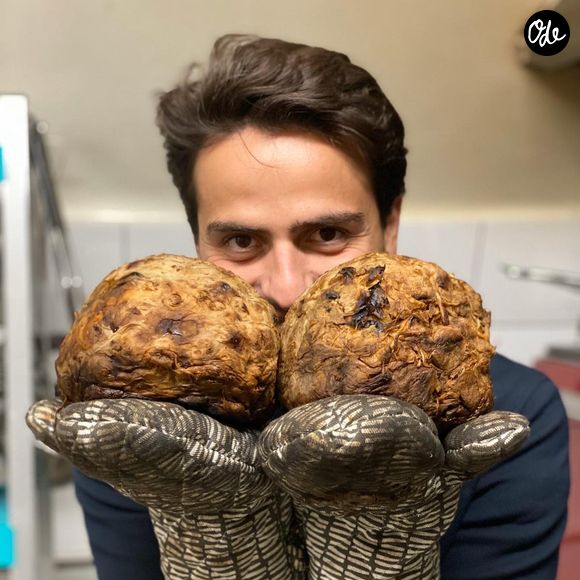 À la carte, les classiques français côtoient des créations plus contemporaines, comme le maigre au beurre blanc miso à 27 euros ou la tête de veau croustillante à 16 euros.

Jean-Baptiste Ascione, ancien Top Chef.