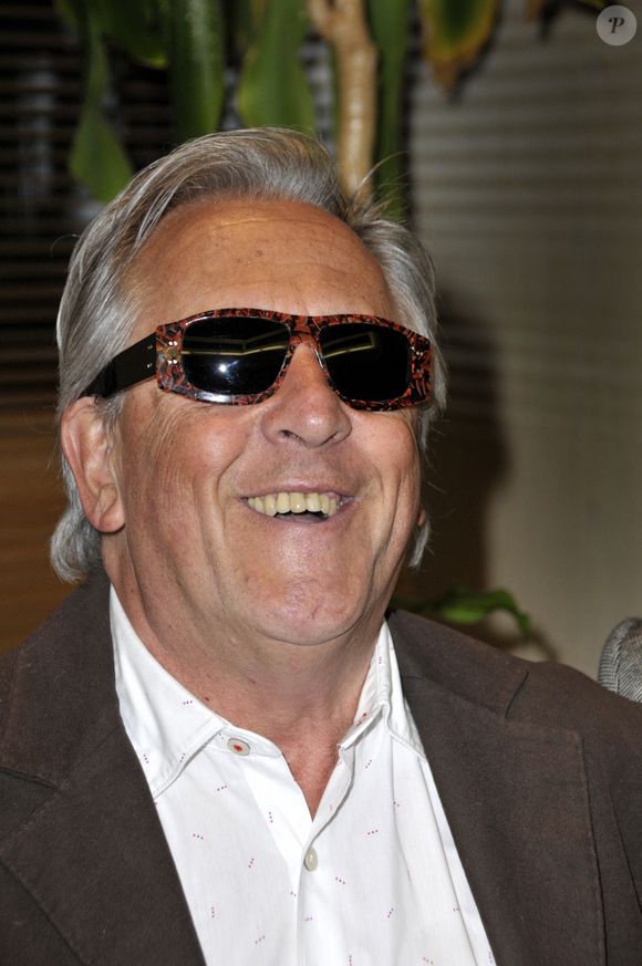 Gilbert Montagne assistant à la première Gilbert Montagne Le Visionnaire à Paris, France, le 15 novembre 2017. Photo par Alain Apaydin/ABACAPRESS.COM