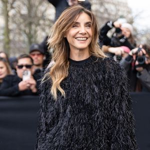 Son périple s'est achevé au théâtre d'Albi pour une représentation. Entre nature et boulot, Clotilde Courau gère cette transition avec une force et une élégance remarquables.

Clotilde Courau - Arrivées au défilé Elie Saab, Collection Haute Couture Printemps/Eté 2026 lors de la Fashion Week de Paris au Musée Rodin, à Paris, France, le 28 janvier 2026. 

© Florian Lavielle/Bestimage