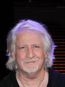 Patrick Sébastien : l’animateur possède une maison de 450 m² dans une ville très huppée, à deux pas de Paris