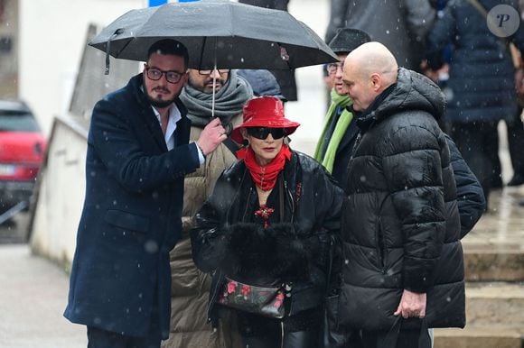Exclusif - Isabelle Morini-Bosc avec son fils Guillaume aux obsèques de son mari Alain en l'église Saint-Pierre dans la commune d'Abrets en Dauphiné, France, le 14 mars 2025. © Romain Doucelin/Bestimage