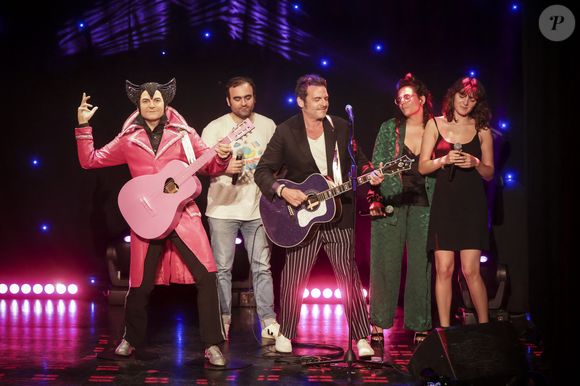 Matthieu Chedid avec son frère Joseph Chedid, sa soeur Anna Chedid et sa fille Billie Chedid au musée Grévin, le 11 septembre 2023. 

Photo : Jack Tribeca / Bestimage