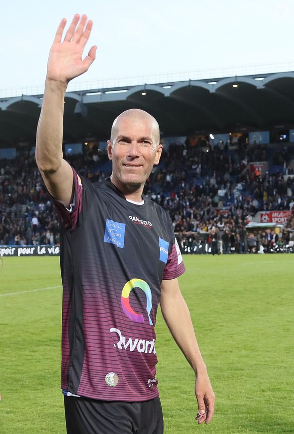 Zinédine Zidane (entraîneur du Real Madrid) lors du "Match des légendes" (match caritatif mi-foot, mi-rugby) au profit de l'association de P.Olmeta, "Un sourire, un espoir pour la vie", qui vient en aide aux enfants malades, au stade Chaban Delmas, Bordeaux, France, le 27 Mai 2019. © Patrick Bernard/Bestimage