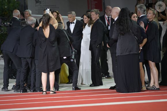 Brad Pitt et sa compagne Ines de Ramon à la projection de "Wolfs" lors du 81ème festival international du film de Venise, la Mostra le 1er septembre 2024.(Credit Image: © Mario Cartelli/SOPA Images via ZUMA Press Wire)