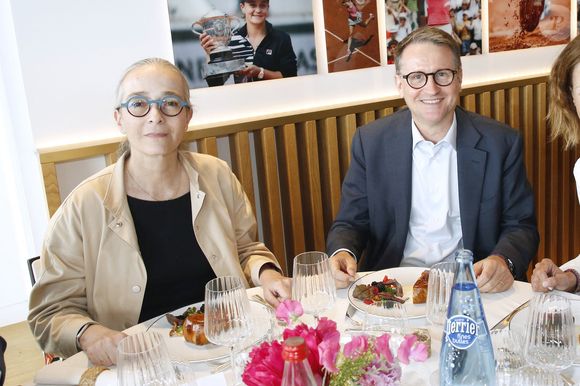 Exclusif - Delphine Ernotte-Cunci (Présidente de France TV) et Rodolphe Belmer (Directeur général de TF1) - Déjeuner dans la loge de France Télévision lors des Internationaux de France de Tennis de Roland Garros 2024 à Paris. Le 5 juin 2024
© Bertrand Rindoff Petroff / Bestimage