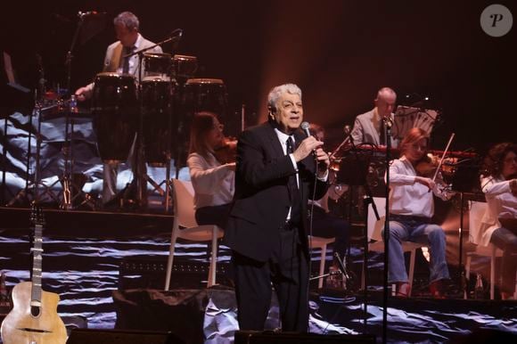 Concert d’Enrico Macias pour sa tournée La Fête Continue ! dans la salle de spectacle Le Dôme de Paris - Palais des Sports à Paris, France, le 15 mars 2025. © Jack Tribeca/Bestimage