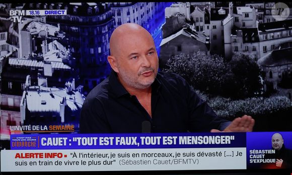 Captures d'écran - Sébastien Cauet est venu s'expliquer et affirmer son innocence sur le plateau de BFM TV à propos des accusations de viols et d'agressions sexuelles par trois femmes dont une mineure au moment des faits.
Le 10 décembre 2023.