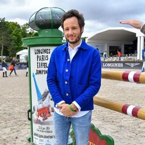 Le chanteur Vianney à la reconnaissance du prix Barnes lors de la 10ème édition du "Longines Paris Eiffel Jumping" à la Plaine de Jeux de Bagatelle à Paris, France, le 22 juin 2024. © Perusseau-Veeren/Bestimage