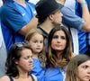 Anna-Rose partage régulièrement son amour du chant sur Instagram 

Marine Lloris (La Femme de Hugo Loris) et sa fille Anna-Rose lors du match de la finale de l'Euro 2016 Portugal-France au Stade de France à Saint-Denis, France, le 10 juillet 2016. © Cyril Moreau/Bestimage