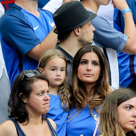 Anna-Rose partage régulièrement son amour du chant sur Instagram 

Marine Lloris (La Femme de Hugo Loris) et sa fille Anna-Rose lors du match de la finale de l'Euro 2016 Portugal-France au Stade de France à Saint-Denis, France, le 10 juillet 2016. © Cyril Moreau/Bestimage