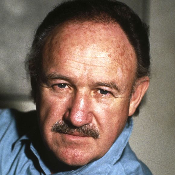 Puisqu’aucun autre successeur n’avait été nommé, Gene Hackman et Betsy Arakawa étaient les derniers fiduciaires de la GeBe Revocable Trust. Raison pour laquelle une requête a été déposée au tribunal le 17 mars 2025 pour nommer un nouveau fiduciaire temporaire pour gérer la succession... Affaire à suivre !

Gene Hackman Company Business (1991) Réalisateur :Nicholas Meyer Patriotes - Gene Hackman (MPP / Bestimage).