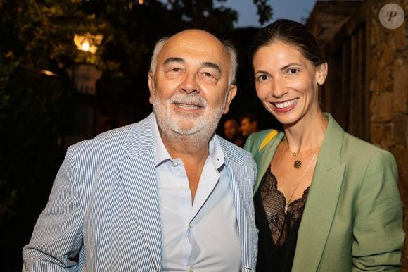 Exclusif - Gérard Jugnot et son épouse Patricia Campi lors de la représentation de la pièce "La Machine de Turing" lors du Festival de Ramatuelle, France, le 5 août 2019. © Cyril Bruneau/Festival de Ramatuelle/Bestimage