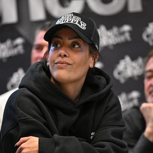 Amel Bent assistant au Foot Concert, au profit de l'association Huntington Avenir à la LDLC Arena à Lyon, France, le 11 novembre 2024. Photo par Julien Reynaud/APS-Medias/ABACAPRESS.COM