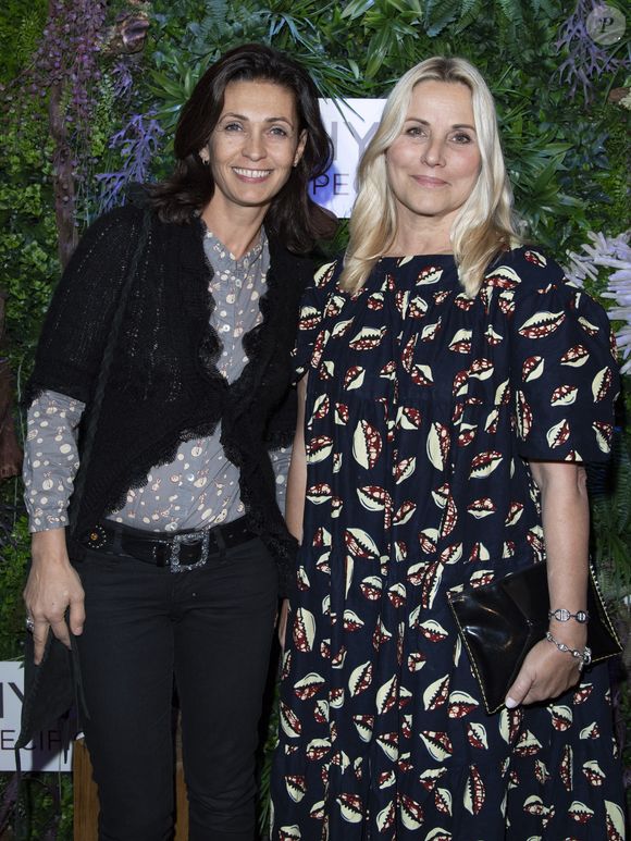 Adeline Blondieau et Sophie Favier - Soirée de lancement des produits Phyto Specific de la marque Phyto à la Pause Parisienne à Paris suivie d'un showcase de G. Dourdan, le 19 novembre 2019. © Pierre Perusseau/Bestimage