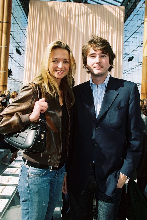 Dans un long entretien à Vogue, en mars 2024, Delphine Arnault, seule fille du natif de Roubaix, se souvient de son enfance. 

Delphine et Antoine Arnault - Archive - Collection Vuitton 2003, Paris 10/2002 JLPPA / Bestimage