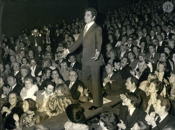 25 octobre 1973 - Gilbert Becaud chante à l'Olympia Photo by Alamy/ABACAPRESS.COM