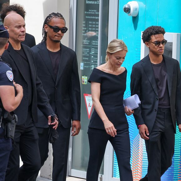 Audrey Crespo-Mara et ses fils Sekou et Lamine - Arrivées aux obsèques de Thierry Ardisson en l’église Saint-Roch de Paris, France, le 17 juillet 2025. © Clovis-Jacovides/Bestimage