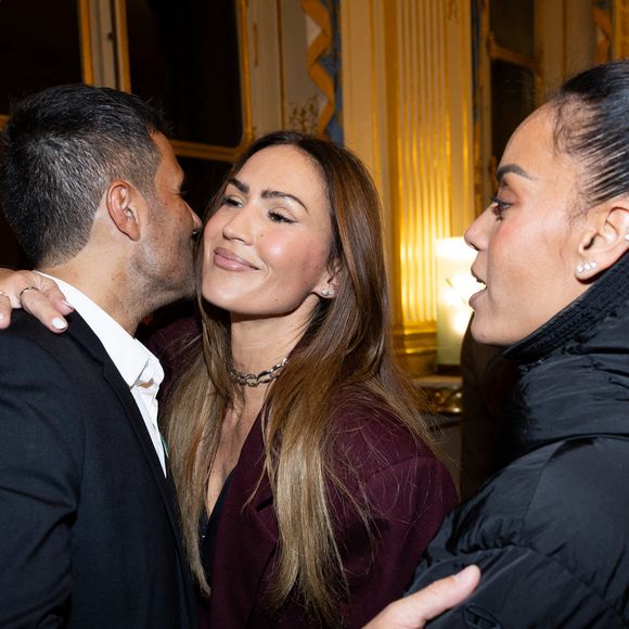 Vitaa, Amel Bent, Alexandre Kirchhoff - Cérémonie de la remise de la médaille de chevalier de l'ordre des arts et des lettres à Alexandre Kirchhoff, PDG du label Capitol Music France par R.Dati au Ministère de la Culture à Paris le 9 janvier 2026.
Cyril Moreau / Bestimage