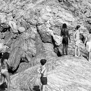 Léa Salamé en vacances en Corse avec famille et amis.