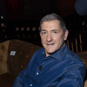 Exclusif - Yves Calvi - Backstage de l'enregistrement de l'émission "On Est En Direct" (OEED), Spéciale 100 ans de la radio, présentée par L.Ruquier, diffusée sur France 2 le 8 mai
© Jack Tribeca / Bestimage