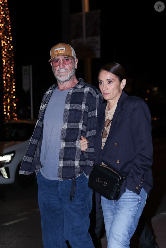 Sur la photo : Eric Cantona, Rachida Brakni |Eric Cantona et sa femme Rachida Brakni sur la croisette lors du 79ème Festival International du Film de Cannes