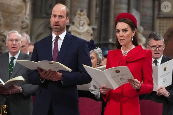 Un acte des plus nobles particulièrement symbolique qui permettra d'offrir à de nombreux locaux de "meilleures installations et de nouvelles opportunités de participer à des activités favorisant leur santé et leur bien-être".


Le prince William, prince de Galles, et Catherine (Kate) Middleton, princesse de Galles - La famille royale d'Angleterre célèbre le 76ème Commonwealth Day à l'abbaye de Westminster à Londres le 10 mars 2025 (Julien Burton / Bestimage).
