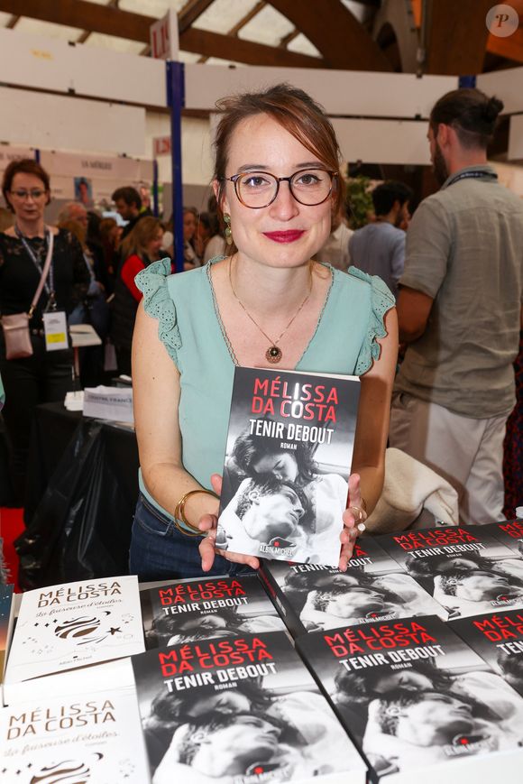 Melissa Da Costa, à la Halle Georges Brassens de Brive-la-Gaillarde pour la Foire du Livre de Brive , le 9 novembre 2024. © Jean-Marc Lhomer / Bestimage