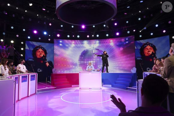 Exclusif - Boris, Laurence Boccolini, lors de l'enregistrement de l'émission "On Connait La Chanson Années 90", présentée par L.Boccolini et diffusée le 19 mai 2026 sur W9, à Paris, France, le 8 avril 2026. © Jack Tribeca/Bestimage