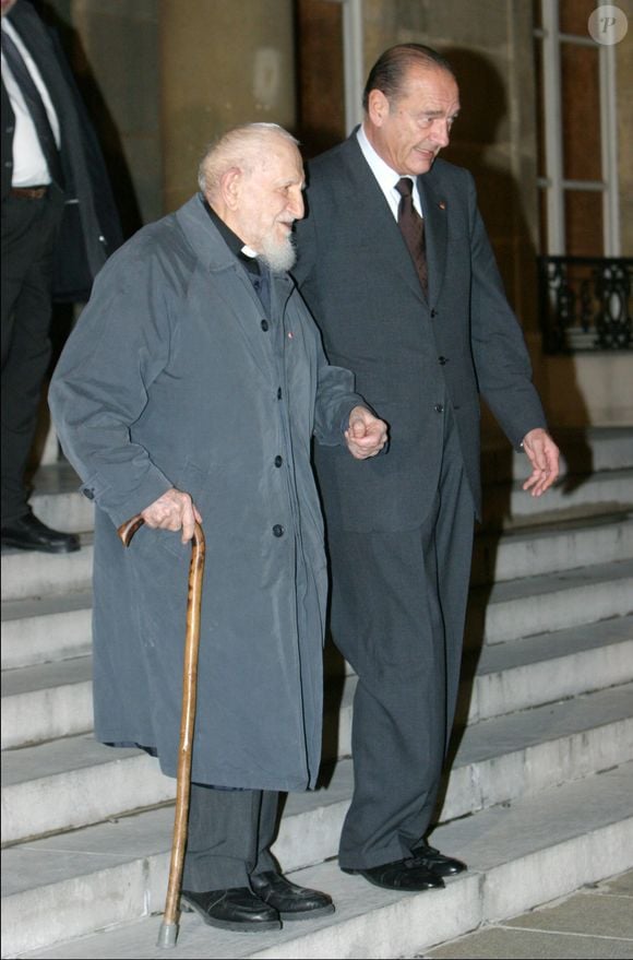 L'abbé Pierre et Jacques Chirac à l'Elysée le 2 février 2004