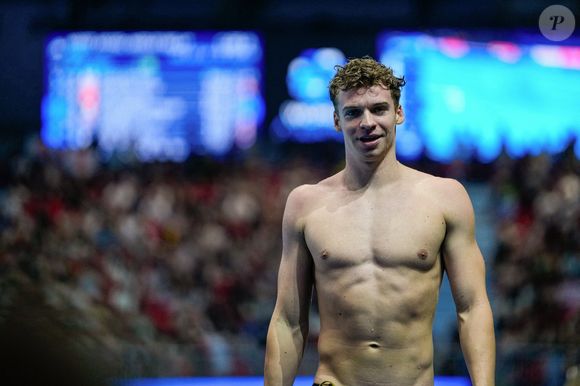 Leon Marchand, de France, bat le record du monde du 200 mètres quatre nages individuel masculin lors de la demi-finale des Championnats du monde de natation à Singapour, le 30 juillet 2025. Photo de Antoine Lapeyre/ABACAPRESS.COM