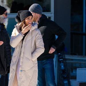 Le prince Harry, duc de Sussex et Meghan Markle, duchesse de Sussex, en visite au camp d'entrainement des athlètes des Invictus Games 2024 à Whistler en Colombie Britannique, le 14 février 2024.