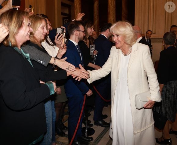 Le roi Charles III d'Angleterre, prononce un discours devant le Parlement italien, en présence de Camilla Parker Bowles, reine consort d'Angleterre, à Rome, le 9 avril 2025. Le couple royal britannique est en visite d'Etat de quatre jours en Italie. Mirrorpix / Bestimage