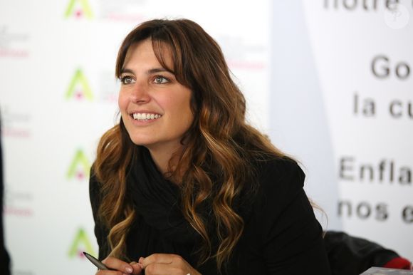 Sur sa story, elle apparaît le bras en écharpe mais rassure ses abonnés.

Laetitia Milot dédicace son livre "Ma clé du bonheur" à la foire d'Anova à Alençon le 5 mars 2023. Photo par Sebastien Legendre / Panoramic / Bestimage