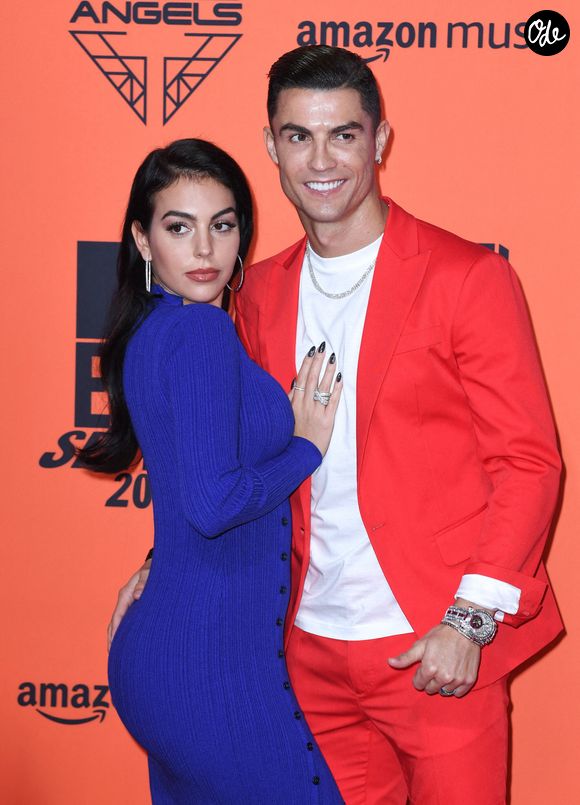 Photo datée du 3 novembre 2019. Georgina Rodriguez et Cristiano Ronaldo ont annoncé le décès de leur fils jumeau nouveau-né. Leur fille jumelle a survécu. On les voit ici lors des MTV Europe Music Awards 2019, qui se sont tenus au Centre de conférences et d'expositions FIBES de Séville, en Espagne. Crédit photo : Doug Peters/EMPIC PA Photos/ABACA