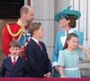 Quelle destination va choisir la famille ?
Le prince William, prince de Galles, Le prince Louis de Galles, Le prince George de Galles, Catherine (Kate) Middleton, princesse de Galles, La princesse Charlotte de Galles - Les membres de la famille royale britannique au balcon de Buckingham Palace lors de la cérémonie Trooping the Colour à Londres, le 14 juin 2025. Affecté par le crash du Boeing 787 Dreamliner à Ahmedabad du 12 juin, le souverain et les officiels porteront un brassard noir en hommage aux plus de 270 victimes. Bon nombre d'elles étaient des ressortissants britanniques.
© Jams Whatling / Bestimage