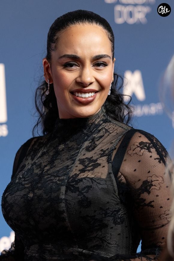 Jorja Smith assiste à la 70e cérémonie du Ballon d’Or, organisée au Palladium Theatre de Londres, en Angleterre, le 26 octobre 2026.

© Cyril Moreau / Bestimage