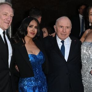 C’est la fin d’une belle histoire dans le milieu très fermé de la haute couture.

Francois-Henri Pinault, Salma Hayek, Francois Pinault, Mathilde Pinault - La famille Pinault est réunie au dîner de gala de la Fondation Cini juste avant la 60ème biennale de Venise.