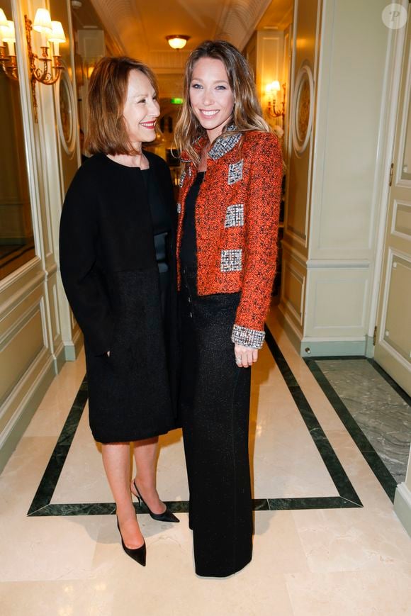 Nathalie Baye et sa fille Laura Smet - Soirée des "Révélations César 2015" à l'hôtel Meurice à Paris le 12 janvier 2015. © OLIVIER BORDE / BESTIMAGE