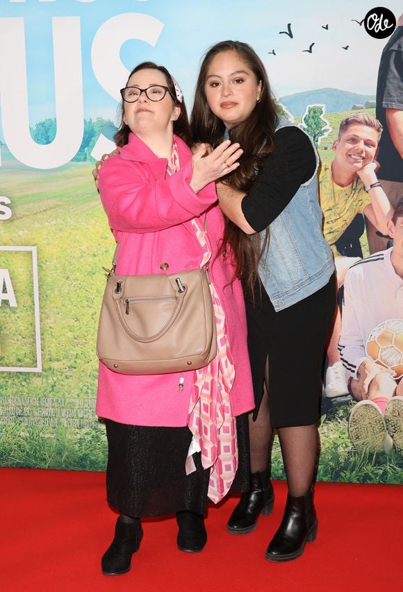 Marie Colin et Mayane Sarah El Baze - Avant-Première du film "Un p'tit truc en plus" au cinema UGC Normandie à Paris le 25 avril 2024. © Coadic Guirec/Bestimage